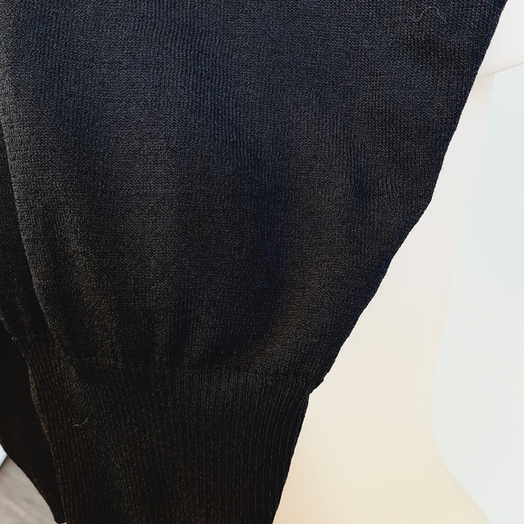 🅱️🅾️G🅾️ black knits top with silver sequins - Picture 5 of 5